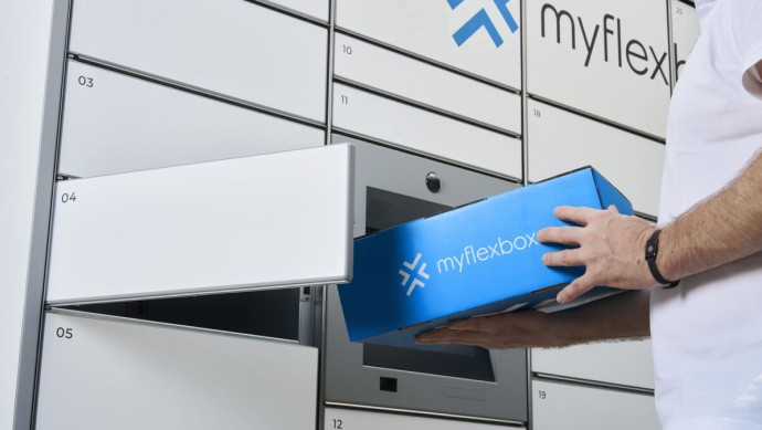 Eine myflexbox-Paketstation an einem Westfalen-Standor