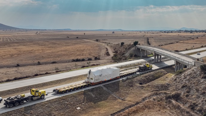 Schwertransport Mexiko Brücke