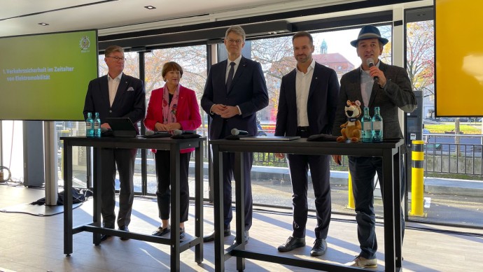 TV_Initiative_Blicki