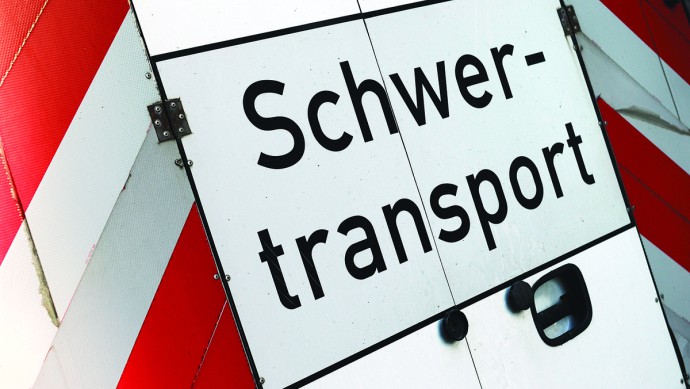 Schwertransporter-Schild