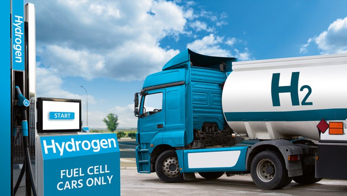 Wasserstoff-Tankstelle mit Lkw davor