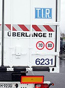 Feldversuch mit Riesen-LKW auch auf Landstraßen 