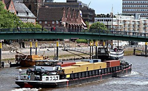 Bremische Häfen: Das Binnenschiff wird immer wichtiger Bremen