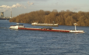 Binnenschiff_Rhein2_290