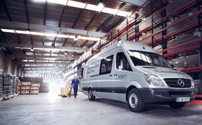 Mercedes-Benz Charterway stockt die Flotte auf