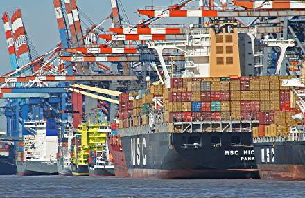 Hafen gross