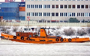 Eisbrechereinsatz, Hafen Hamburg, Eis, Schnee 
