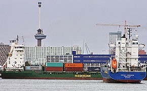 Hafen Rotterdam: Feeder-Aufkommen liegt jetzt bei einem Drittel