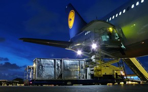 Lufthansa Cargo, Frachmaschine, Nacht