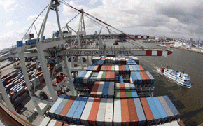 Containerabfertigung Hafen Tollerort