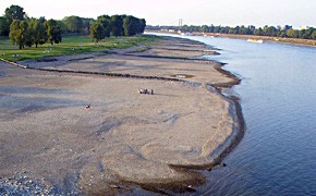 Niedrigwasser beeinträchtigt Gütertransport