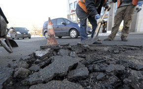 Schlagloch, Berlinm, Asphalt 
