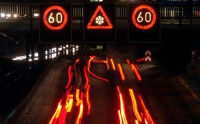 Asfinag baut Verkehrszeichenbrücken in und um Wien Verkehrsbeeinflussungsanlage