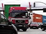 Hamburg: Verkehrsentzerrung im Hafenbereich gefordert waltershof