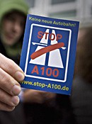 A 100, Gegner, Aufkleber