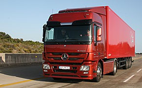 Mercedes Actros 1844: Glänzend geschminkt