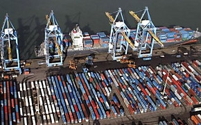 PAH, Containerfrachter, Containerschiff, Le Havre, Port, Frankreich
