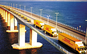 DHL: Neues Angebot für Kunden mit Versandzielen in Nahost dhl_bruecke290