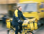 Müntefering stellt Postliberalisierung in Frage Brieftraeger