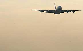 EU-Kommission: Flugverbot für zwei Fluglinien Flugzeug 290