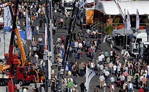 IAA 2008 beginnt am 25. September Buntes Treiben bei der IAA 2006