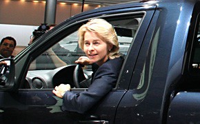 Bundesministerin von der Leyen eröffnet 63. IAA Nutzfahrzeuge