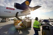 Lufthansa Cargo im Steigflug lhcargo172