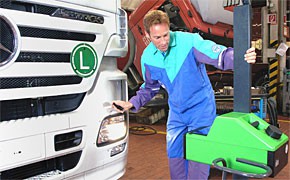 Lichttest am LKW