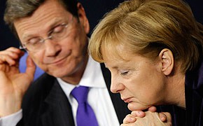 Merkel, Westerwelle, Augen geschlossen