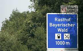 Am Rande: Kind an Rasthof vergessen - und ein Reifen auf Abwegen rasthof_290