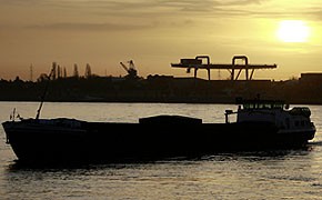 Rhein-Schifffahrt fehlt Wasser