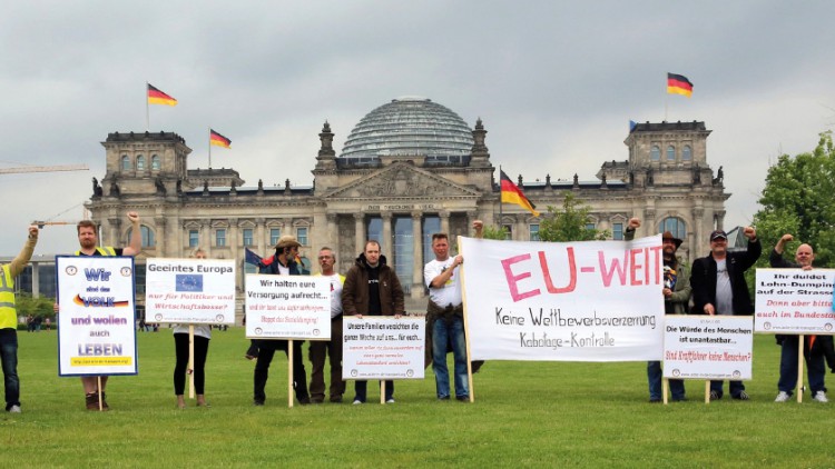 Facebook führte die Fahrer europaweit zusammen – nun demonstrierten sie in Berlin VR/Felix Jacoby
