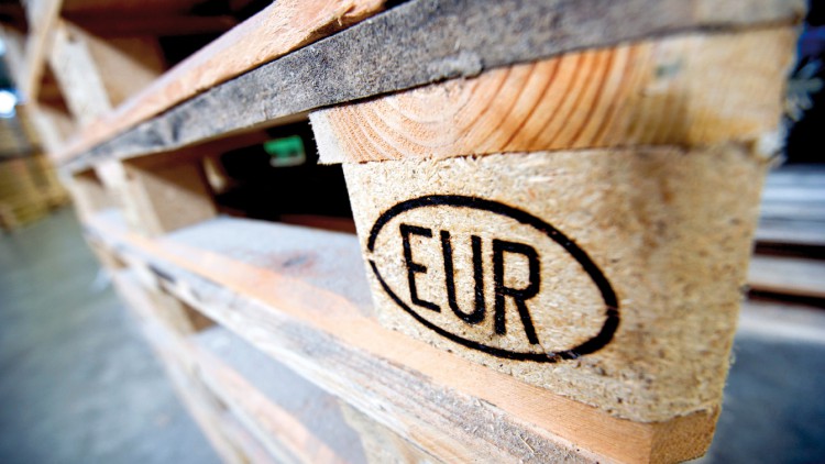 Die Logistikwelt hat wenig Verständnis für den Streit über die künftige Tauschfähigkeit der Europale ...