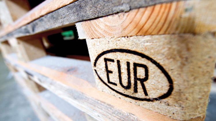 Die Logistikwelt hat wenig Verständnis für den Streit über die künftige Tauschfähigkeit der Europale ...