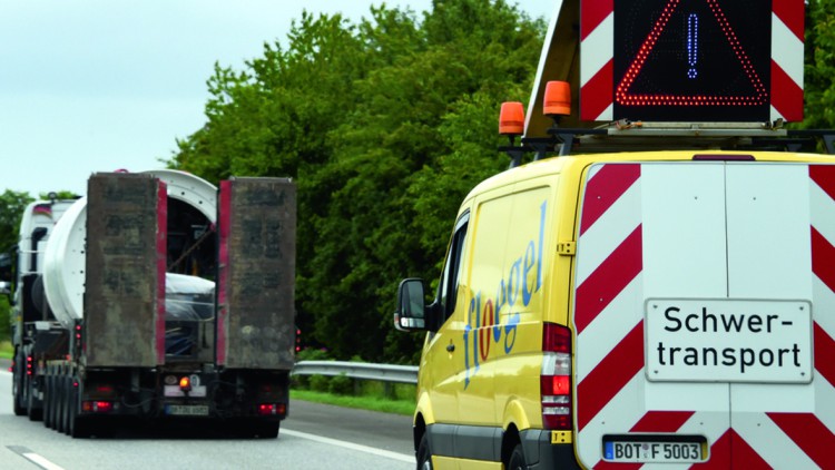 Schwertransport Begleitung