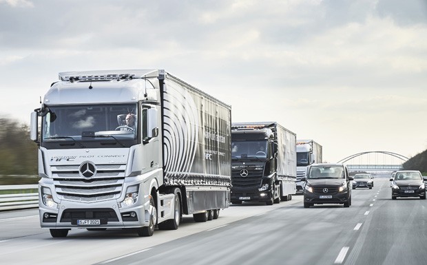 Lkw-Platoons erreichen Rotterdam