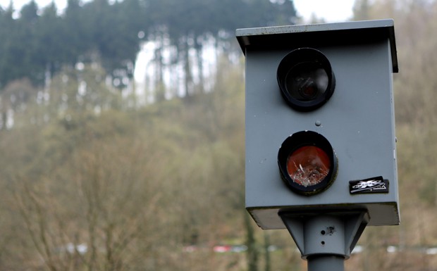 Überholen bei Regen: Belgien will Lkw blitzen