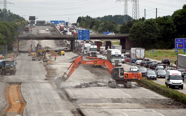 Bund gibt zwei Milliarden Euro für Straßenprojekte frei