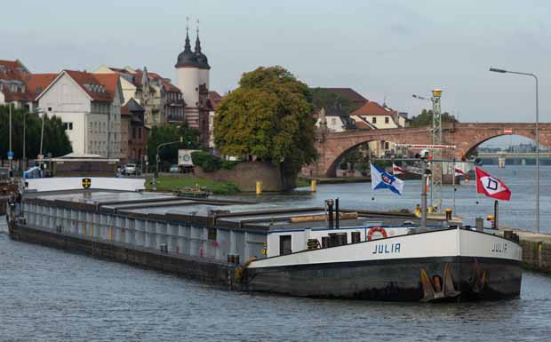 Binnenschifffahrt legt im ersten Halbjahr leicht zu