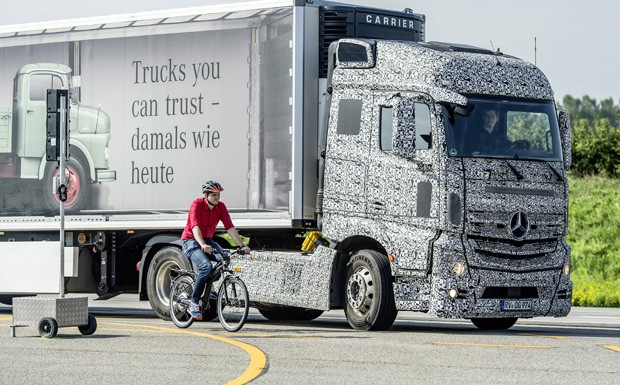 Elektronisches Auge für den Mercedes Actros