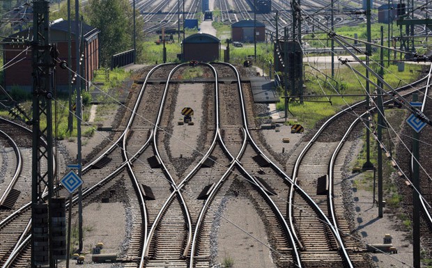 SZ: Dobrindt will Bahn strenger prüfen