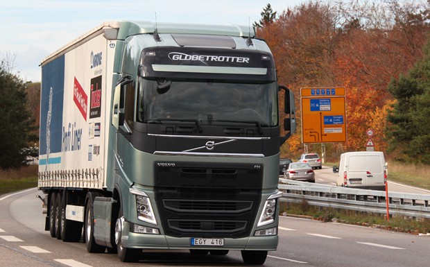 Volvo streicht 4400 Jobs weltweit 