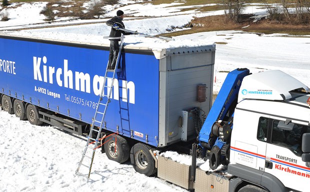 BGL warnt vor Gefahren durch herabfallendes Eis