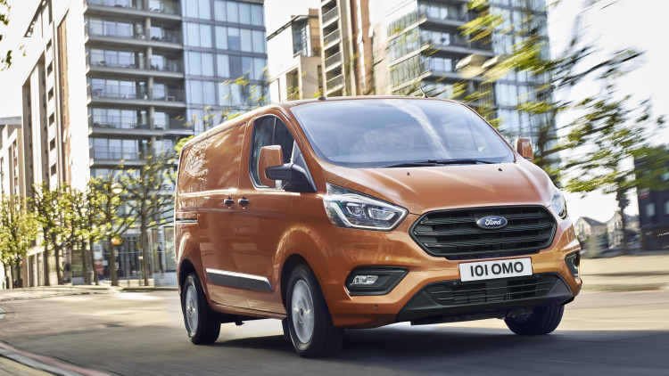 Ford frischt den Transit Custom auf