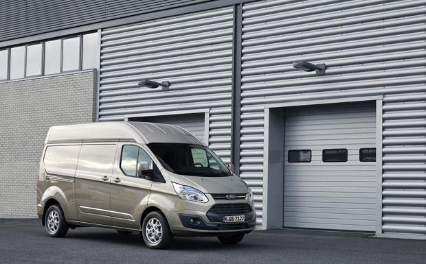 Ford: Transit Custom nun auch mit Hochdach erhältlich Ford_Transit_Transporter