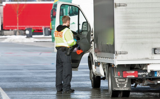 Grenzkontrollen rund um die Uhr an drei Autobahn-Übergängen