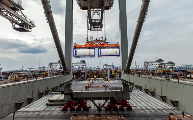 Hafen Rotterdam wächst um ein Prozent