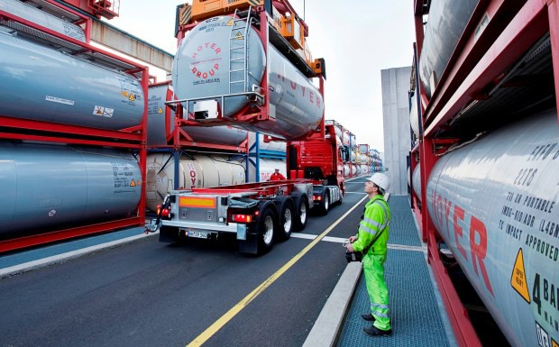 Hoyer beliefert Total-Tankstellen