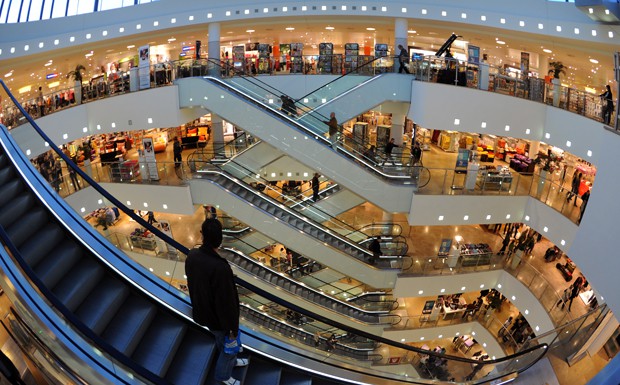 Karstadt setzt auf günstige Logistikkräfte