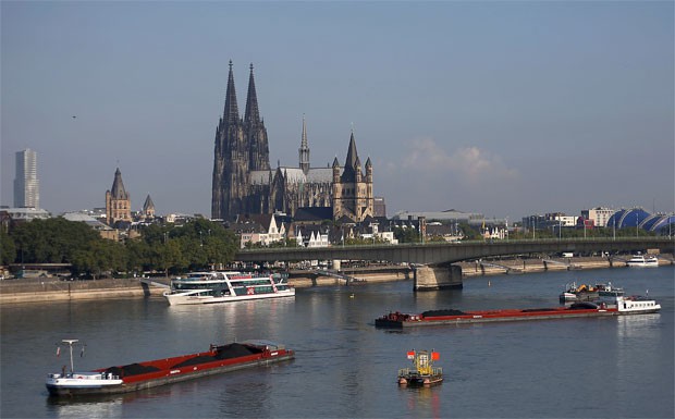 Rheinsperre bei Köln aufgehoben – Schiffsführer tragen die Schuld